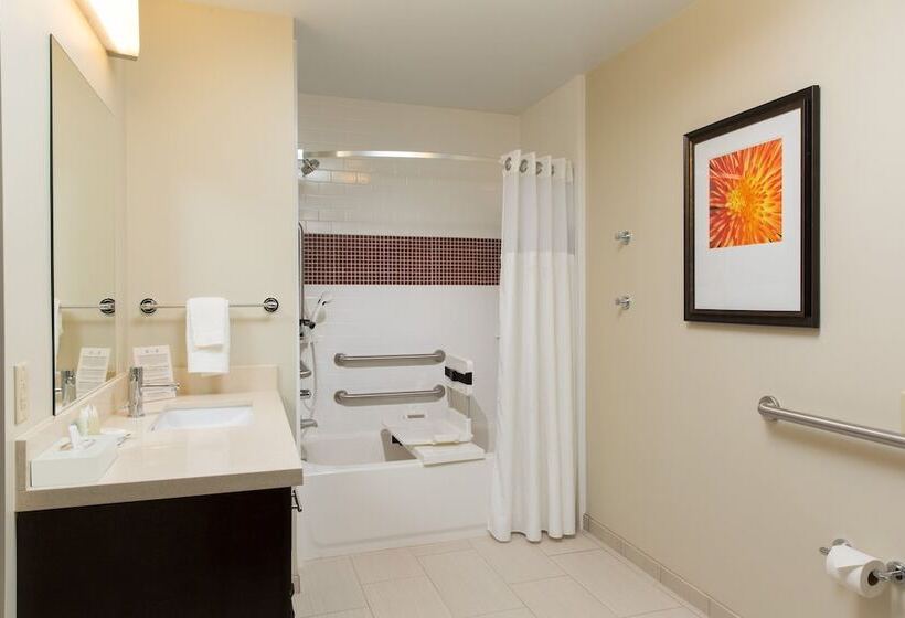 سوئیت برای معلولان, Staybridge Suites Corona South, An Ihg