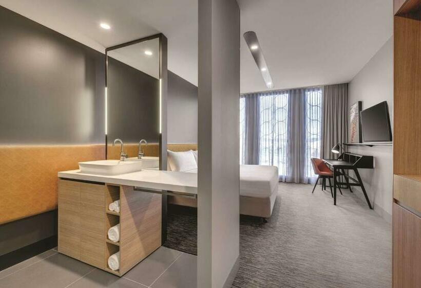 اتاق اجرایی با تخت بزرگ, Vibe Hotel Canberra