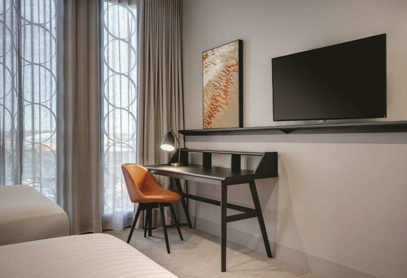 اتاق اجرایی با تخت بزرگ, Vibe Hotel Canberra