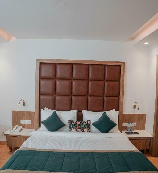 اتاق لوکس سه تخته, Quality Inn Elite, Amritsar