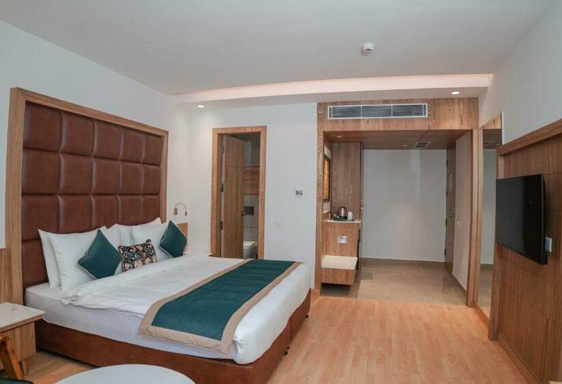 اتاق لوکس سه تخته, Quality Inn Elite, Amritsar