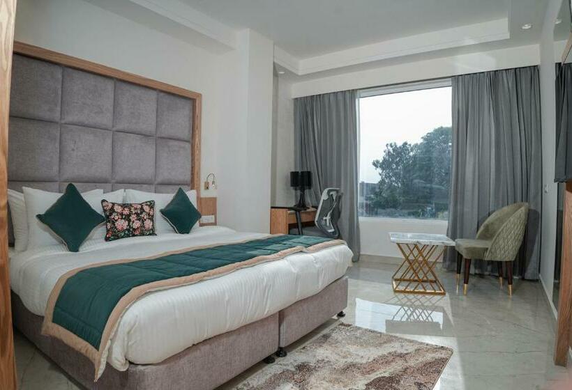 اتاق اجرایی سه نفره, Quality Inn Elite, Amritsar