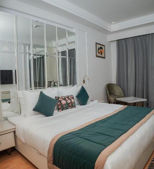 اتاق اجرایی سه نفره, Quality Inn Elite, Amritsar