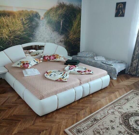 اتاق استاندارد سه نفره, Casa Rebeca