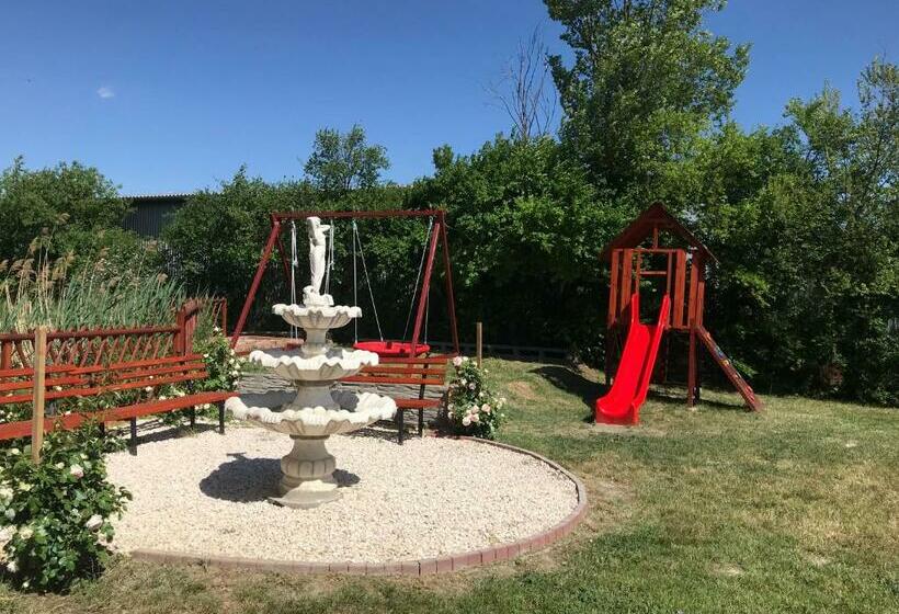 آپارتمان 1 خوابه همکف, Tó Party Apartman