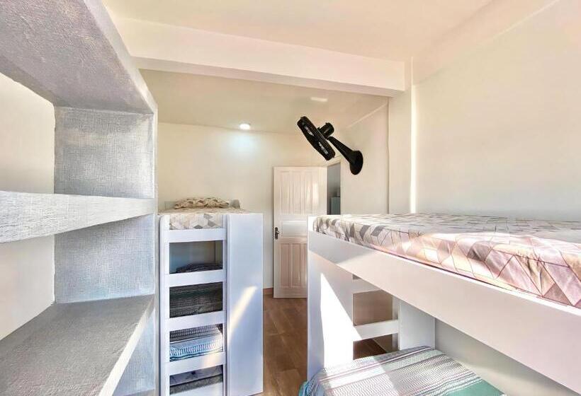 اتاق خانوادگی, Hostel & Cia Guarapari
