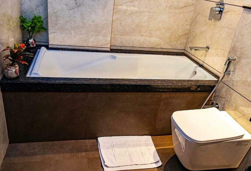 سوئیت با وان آب گرم, Czar Inn   Vashi Navi Mumbai