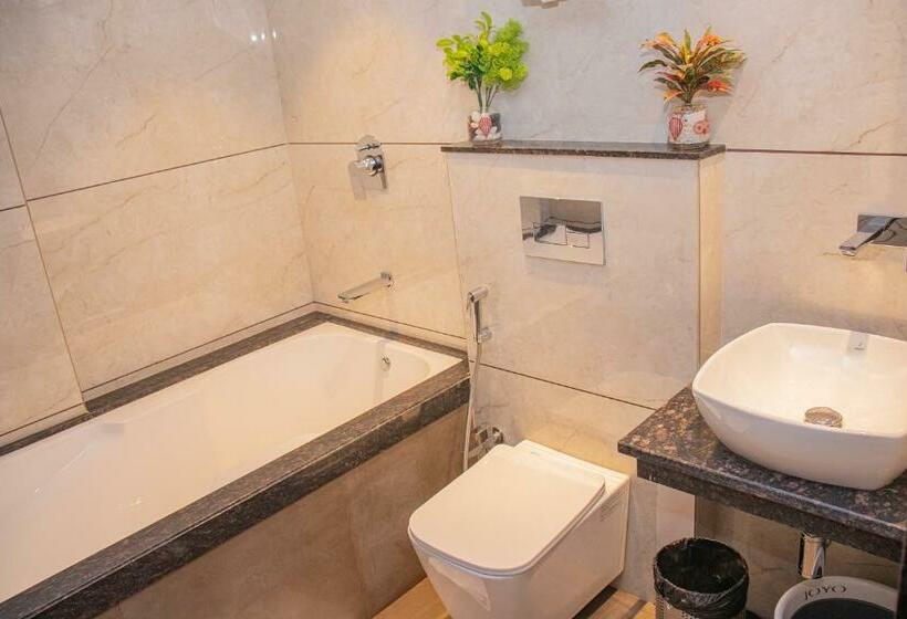 سوئیت با وان آب گرم, Czar Inn   Vashi Navi Mumbai