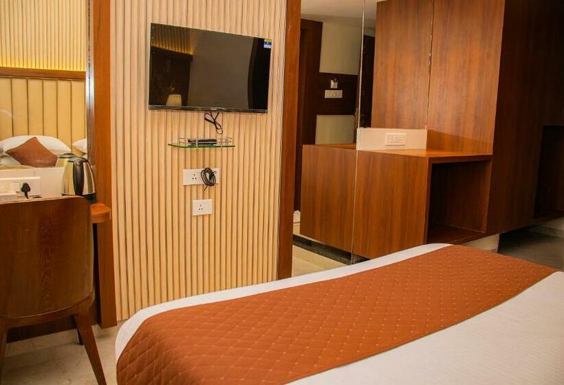 اتاق لوکس با تخت بزرگ, Czar Inn   Vashi Navi Mumbai