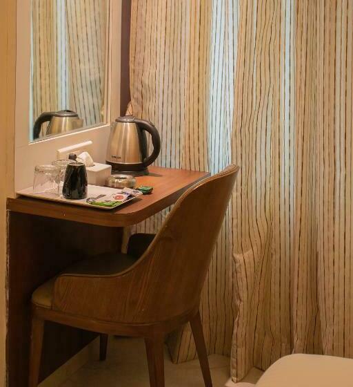 اتاق لوکس با تخت بزرگ, Czar Inn   Vashi Navi Mumbai