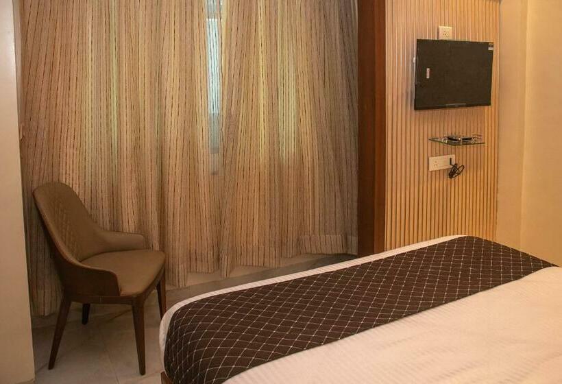 اتاق سوپریور با تخت بزرگ, Czar Inn   Vashi Navi Mumbai