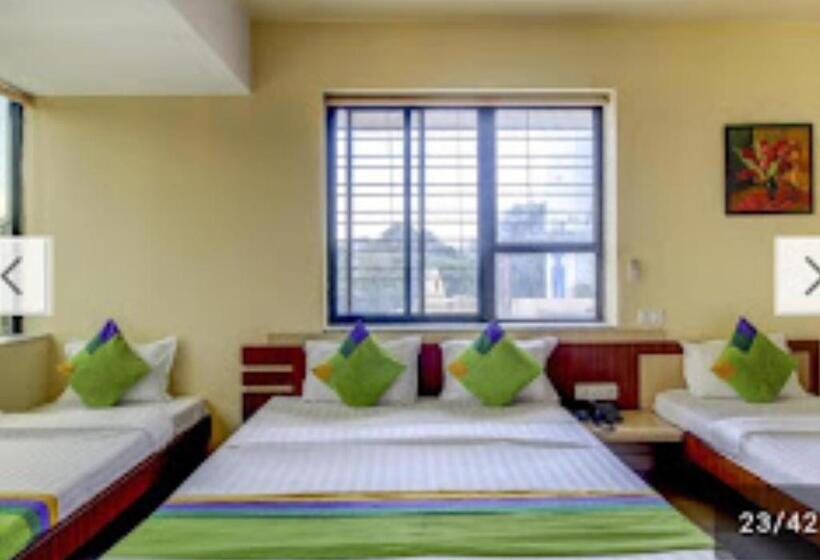 اتاق استاندارد سه نفره, Samrat Nashik