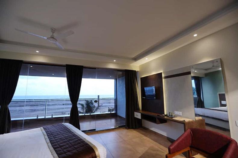 اتاق استاندارد با تخت بزرگ, The Oceanic Beach Front