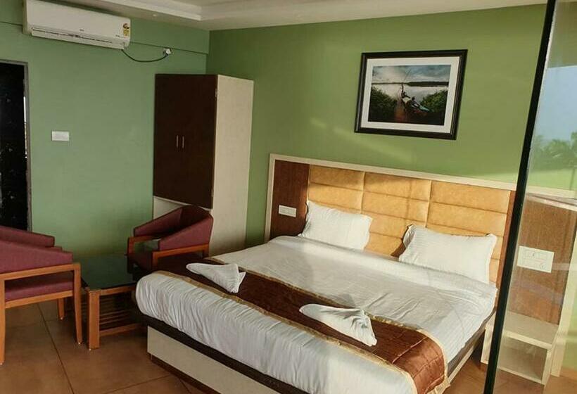اتاق استاندارد با تخت بزرگ, The Oceanic Beach Front