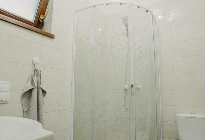 اتاق لوکس خانوادگی, Pensiunea Suzanne Băile Figa