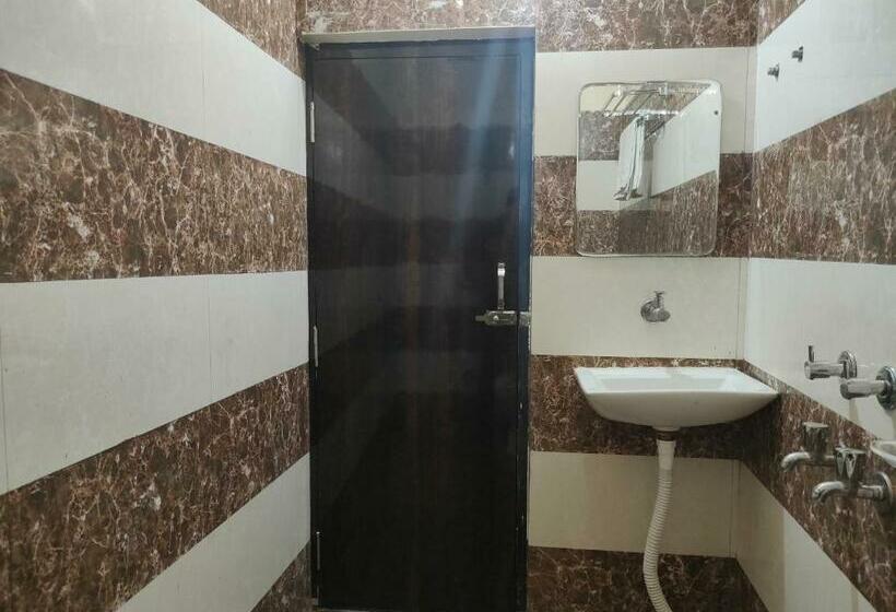 اتاق استاندارد, Vaishnavi Near Baba Dham Temple