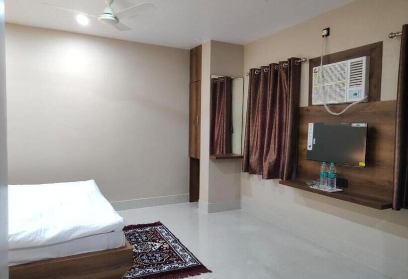 اتاق استاندارد, Vaishnavi Near Baba Dham Temple