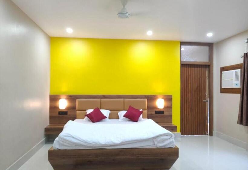 اتاق استاندارد, Vaishnavi Near Baba Dham Temple