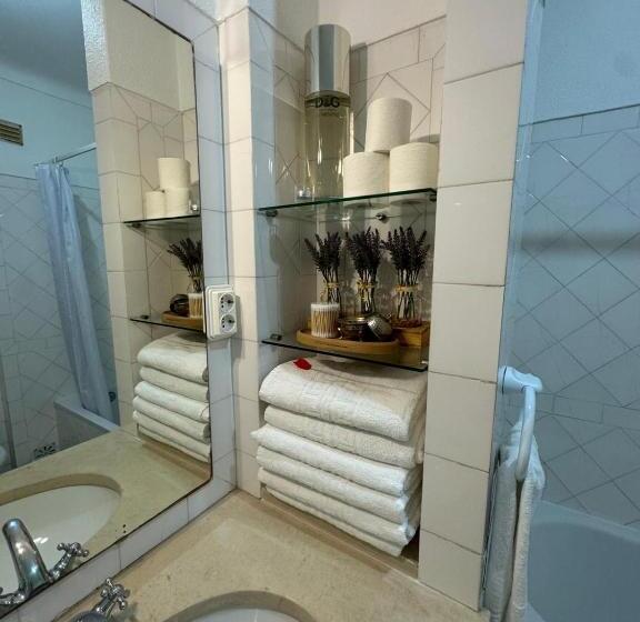 اتاق استاندارد با سرویس بهداشتی مشترک, Villa 46 Hostel