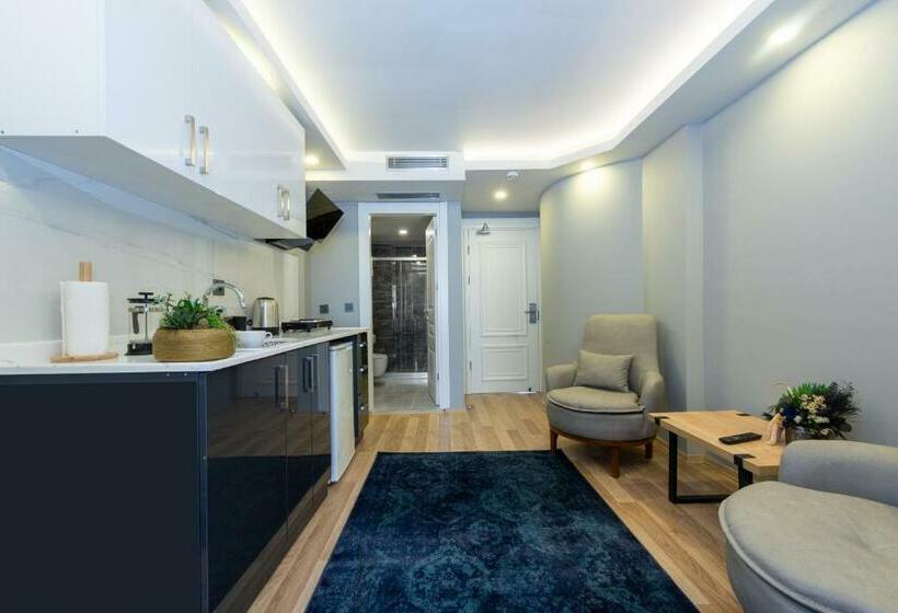 سوییت با چشم‌انداز دریا, Art Karaköy
