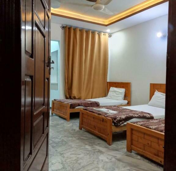 Economy Triple Room, Red Roof & Restaurant