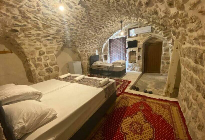 اتاق استاندارد سه نفره, Gılgamesh Butik Otel