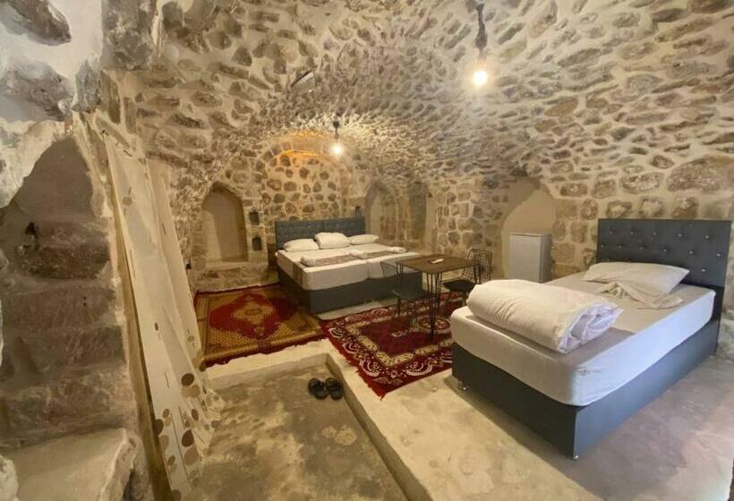 اتاق استاندارد سه نفره, Gılgamesh Butik Otel