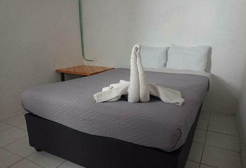 اتاق استاندارد با سرویس بهداشتی مشترک, The Boat House Cancun
