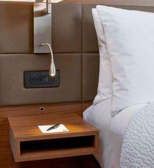 اتاق استاندارد با تخت بزرگ, Ac Hotel By Marriott Atlanta Buckhead At Phipps Plaza