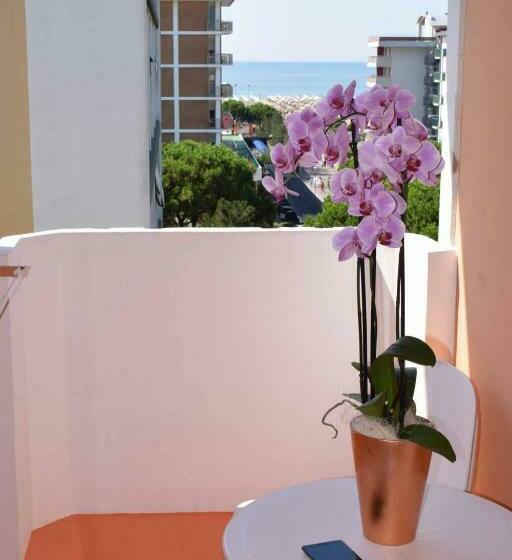 اتاق استاندارد با بالکن, Continental B&b City