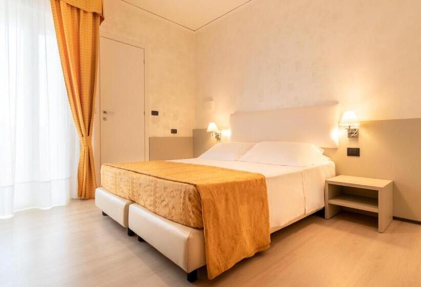 اتاق استاندارد با بالکن, Continental B&b City