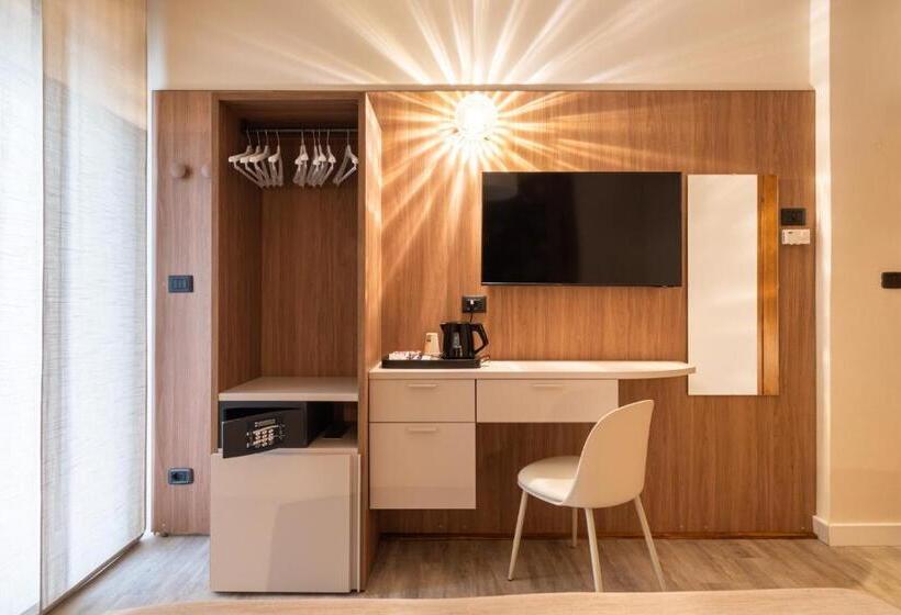 آپارتمان یک خوابه با دری مشترک که هال را جدا می کند., Continental B&b City