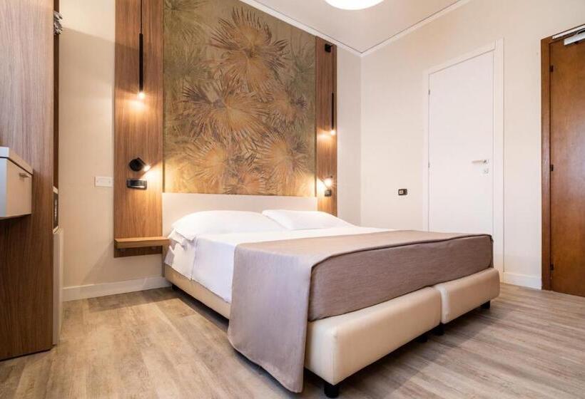 آپارتمان یک خوابه با دری مشترک که هال را جدا می کند., Continental B&b City
