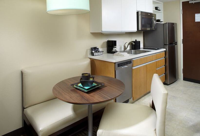 Suite Adapted for people with reduced mobility, Hawthorn Suites By Wyndham Wheeling Triadelphia At Highlands