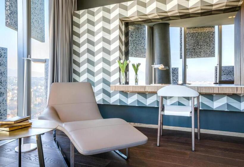 سوییت, Maritim Hotel Plaza Tirana