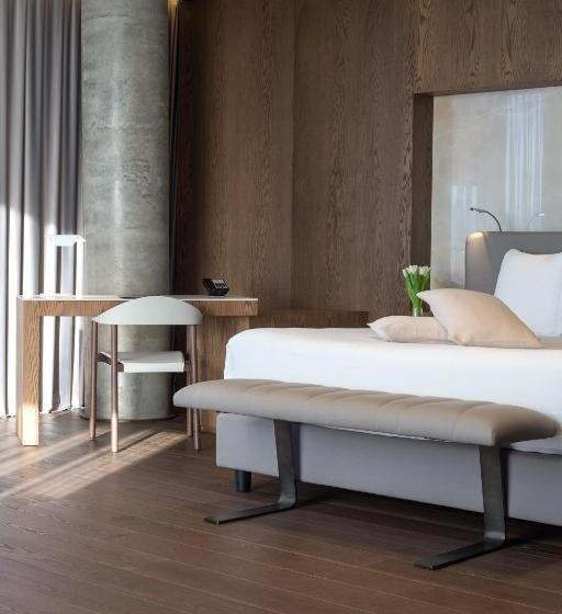 اتاق لوکس با چشم‌انداز شهر, Maritim Hotel Plaza Tirana