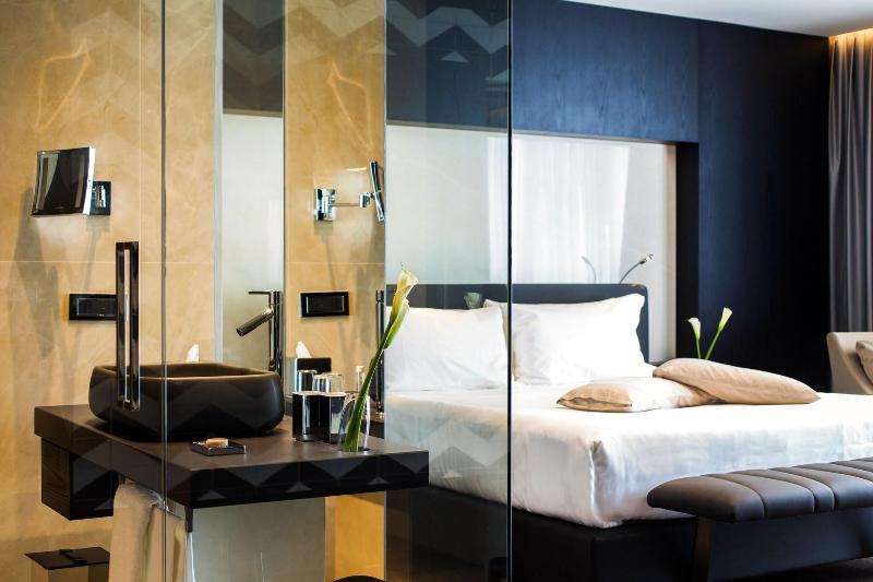 اتاق لوکس با چشم‌انداز شهر, Maritim Hotel Plaza Tirana