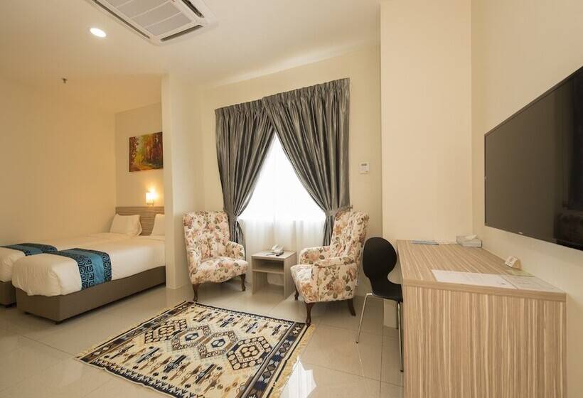 اتاق لوکس چهار تخته, Nadias Hotel Cenang Langkawi