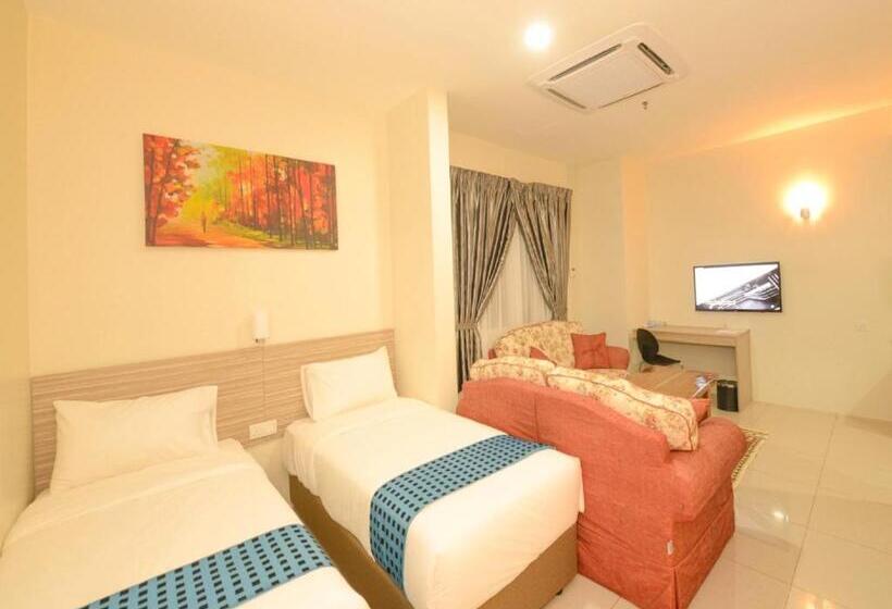 اتاق لوکس چهار تخته, Nadias Hotel Cenang Langkawi