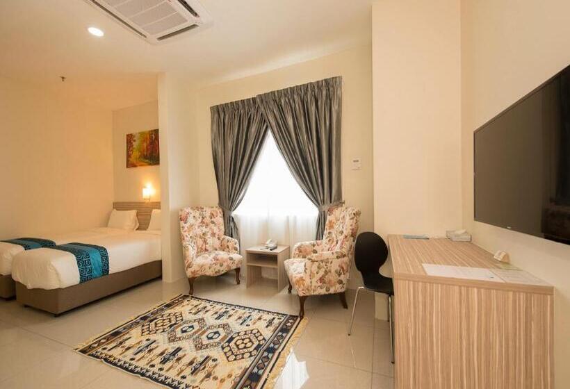 اتاق لوکس چهار تخته, Nadias Hotel Cenang Langkawi