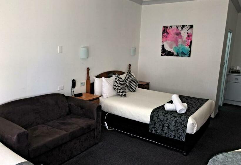 اتاق استاندارد, New England Motor Inn