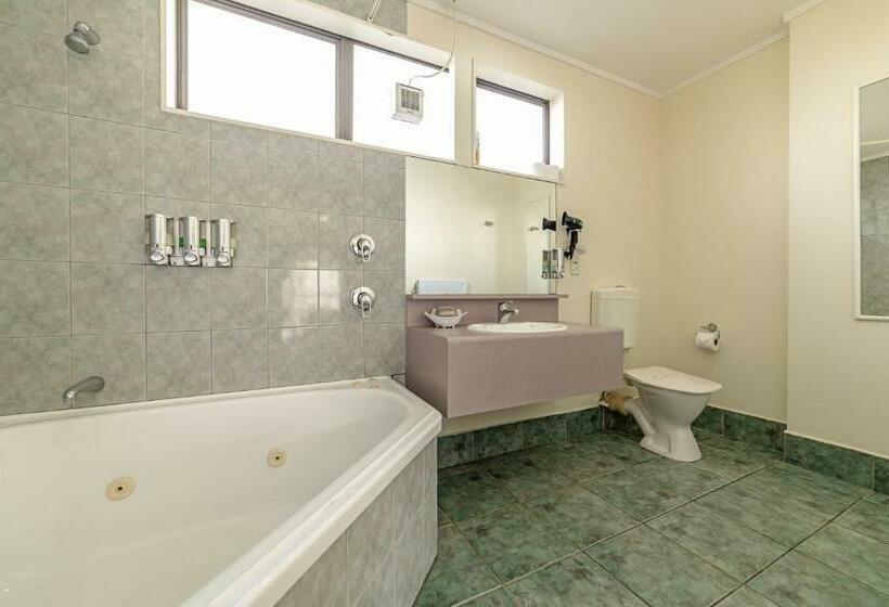 اتاق استاندارد با وان آب گرم, Legends Motel