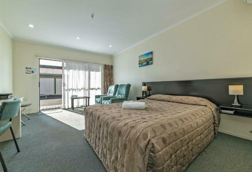 اتاق استاندارد با وان آب گرم, Legends Motel