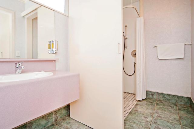 اتاق استاندارد برای معلولان, Legends Motel