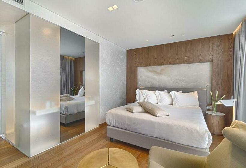 اتاق استاندارد, Maritim Hotel Plaza Tirana