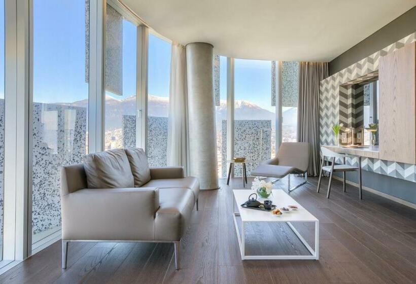 سوییت, Maritim Hotel Plaza Tirana