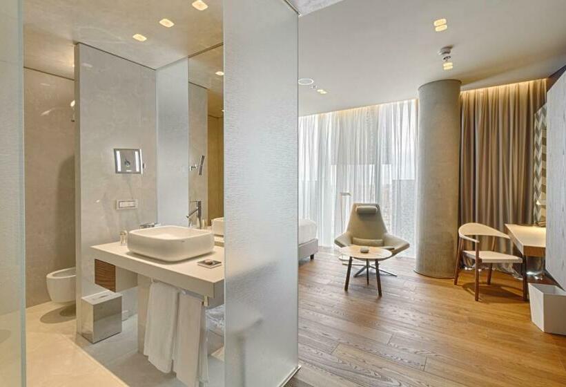 اتاق استاندارد, Maritim Hotel Plaza Tirana
