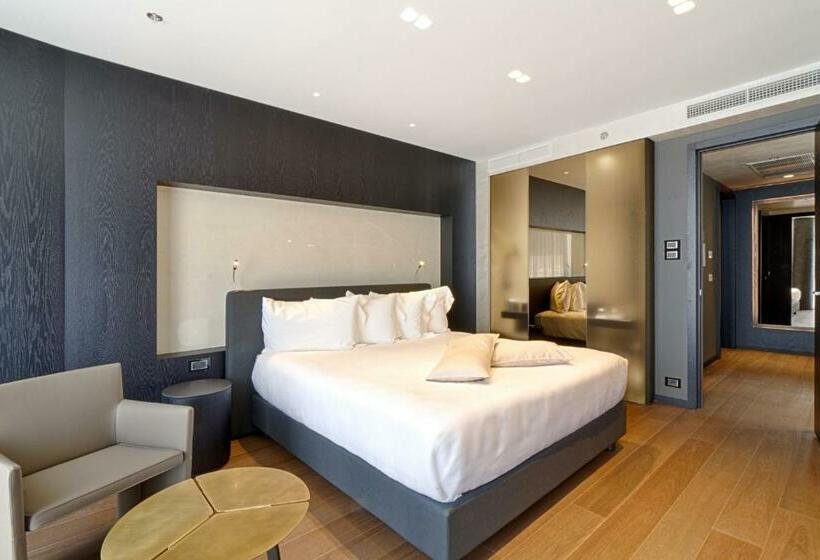 اتاق استاندارد, Maritim Hotel Plaza Tirana