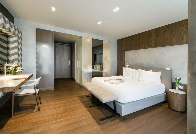 اتاق استاندارد, Maritim Hotel Plaza Tirana