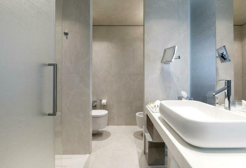 اتاق استاندارد, Maritim Hotel Plaza Tirana